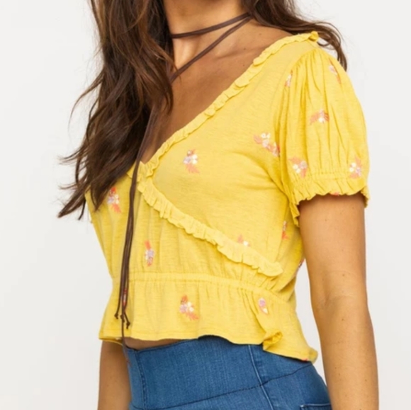 Free People Tops - Free People Full Bloom embroidered crop top